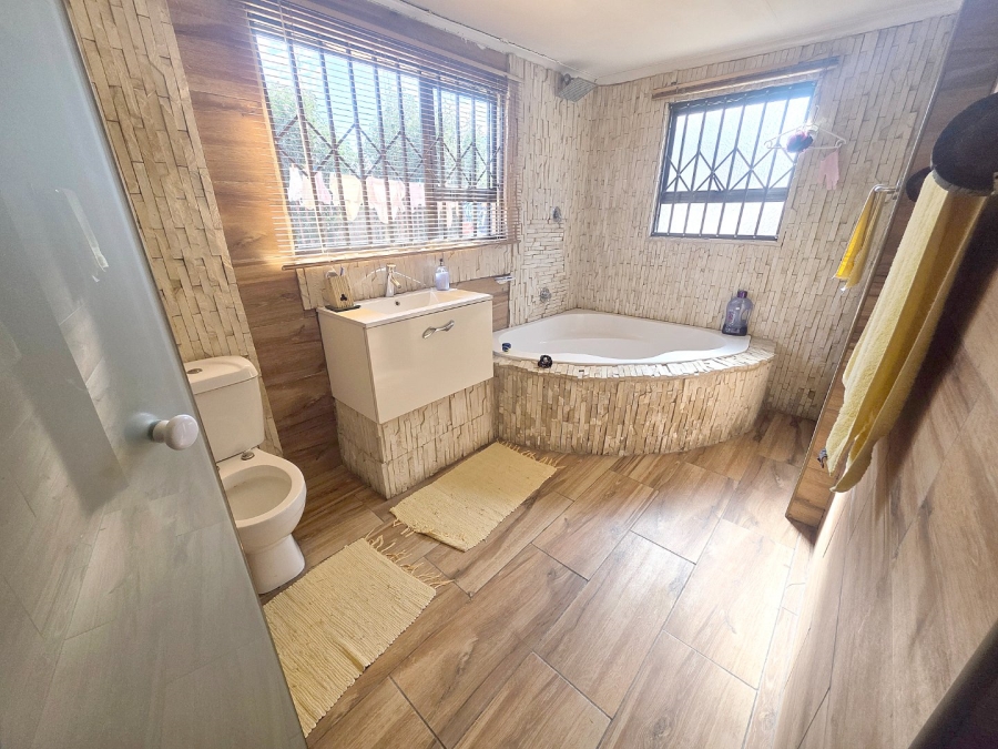3 Bedroom Property for Sale in Oranjeville Free State